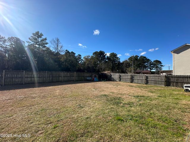 101 Spain Drive, Hubert, NC 28539