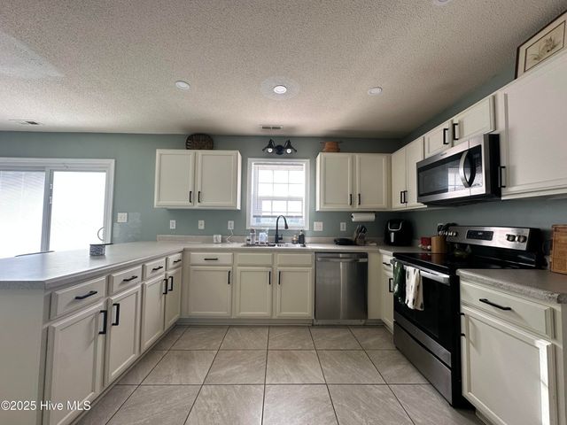 101 Spain Drive, Hubert, NC 28539