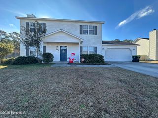 101 Spain Drive, Hubert, NC 28539