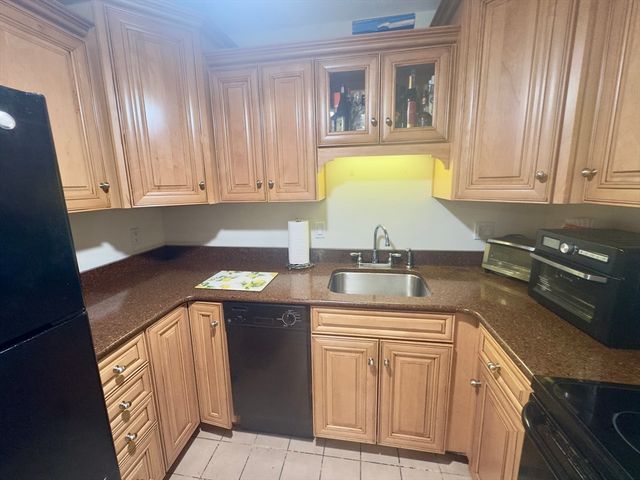 164 Galen Street 14, Watertown, MA 02472