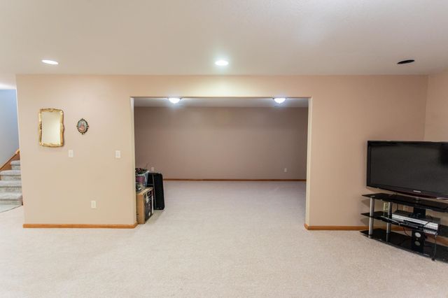 2419 N Crestline St, Wichita, KS 67205