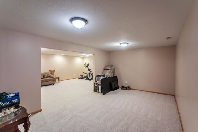 2419 N Crestline St, Wichita, KS 67205