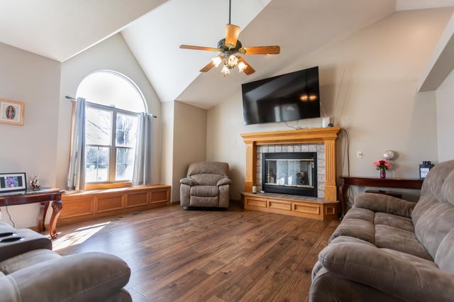 2419 N Crestline St, Wichita, KS 67205