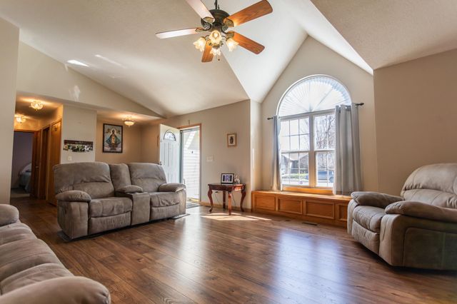 2419 N Crestline St, Wichita, KS 67205