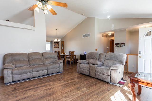 2419 N Crestline St, Wichita, KS 67205