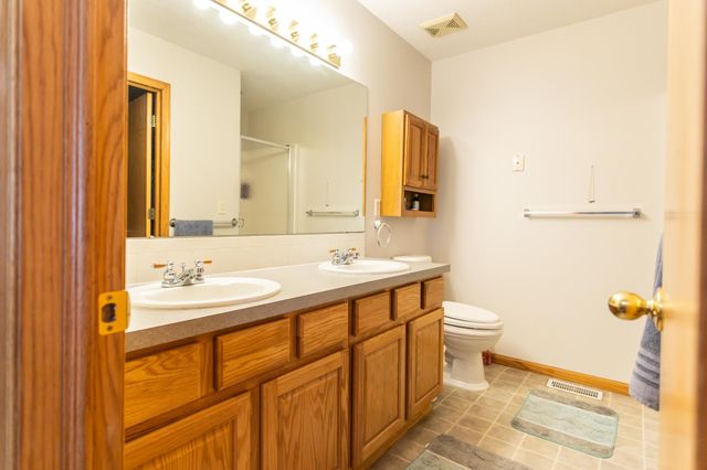 2419 N Crestline St, Wichita, KS 67205