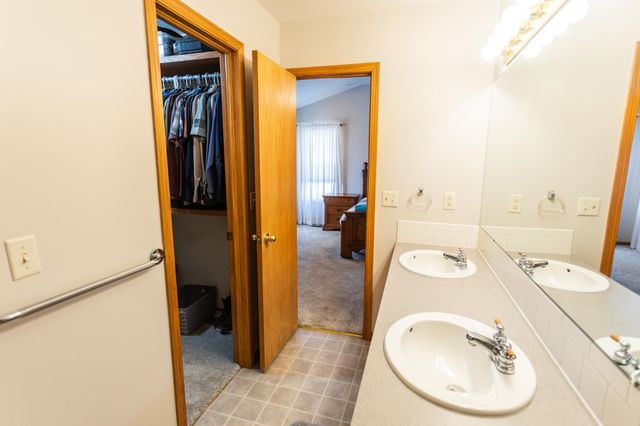 2419 N Crestline St, Wichita, KS 67205