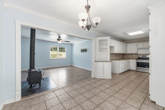 13685 E Crestview Drive, Claremore, OK 74019