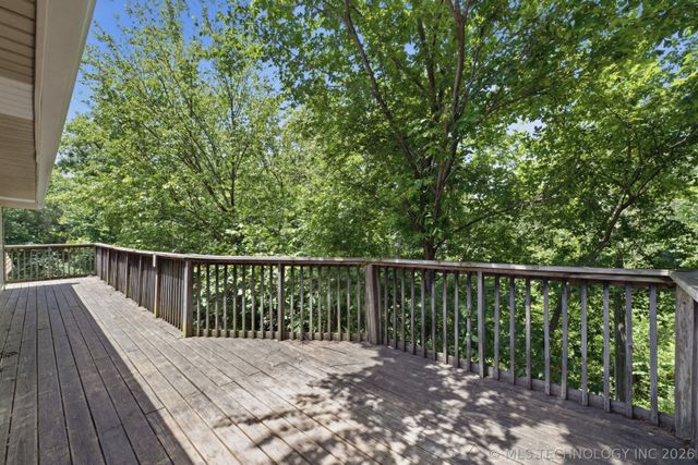 13685 E Crestview Drive, Claremore, OK 74019