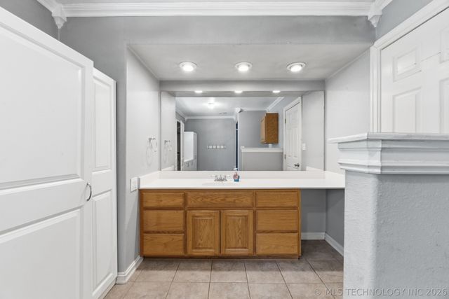 13685 E Crestview Drive, Claremore, OK 74019