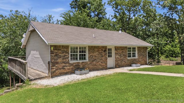 13685 E Crestview Drive, Claremore, OK 74019