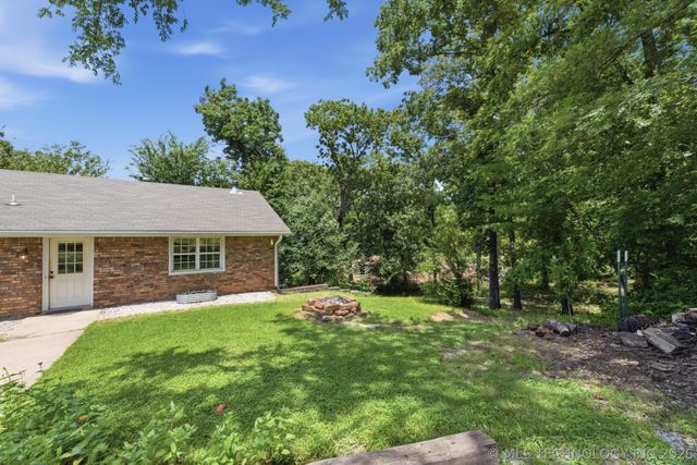 13685 E Crestview Drive, Claremore, OK 74019