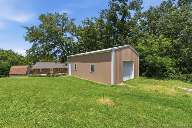 13685 E Crestview Drive, Claremore, OK 74019