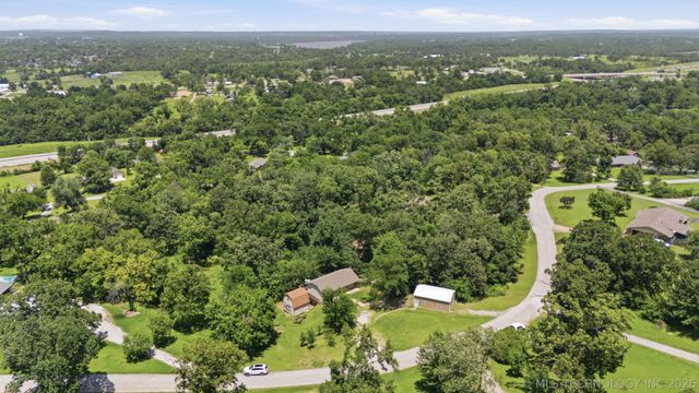 13685 E Crestview Drive, Claremore, OK 74019