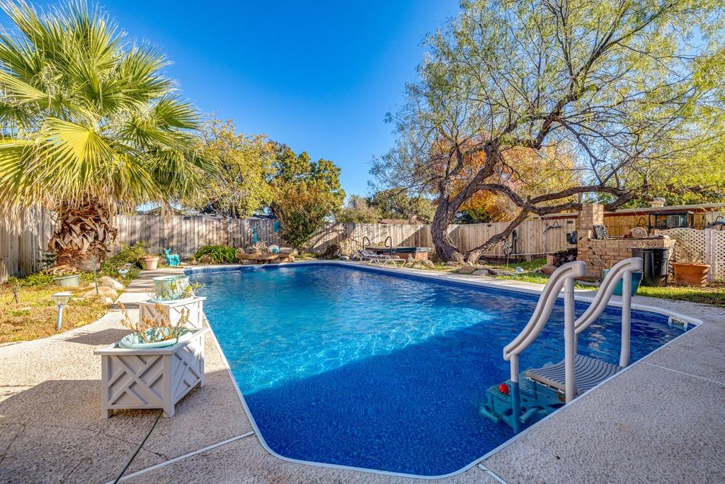 Image 13 of property listing at 2834 Chimney Rock Lane, San Angelo, TX 76904