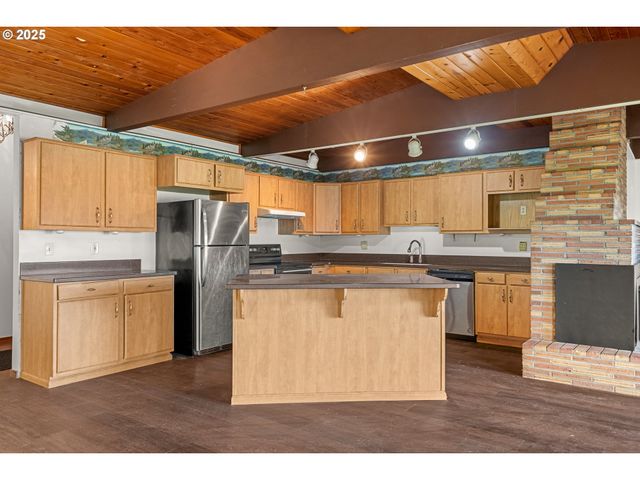 53874 FISHTRAP Rd, Myrtle Point, OR 97458