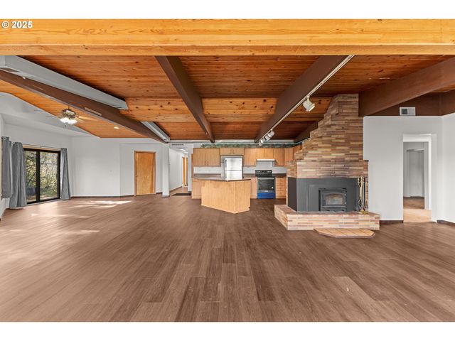 53874 FISHTRAP Rd, Myrtle Point, OR 97458