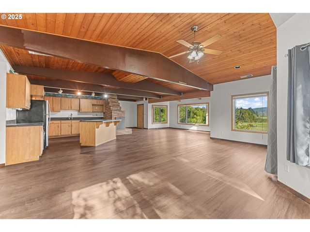 53874 FISHTRAP Rd, Myrtle Point, OR 97458