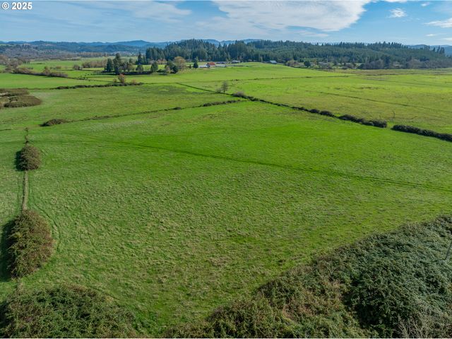 53874 FISHTRAP Rd, Myrtle Point, OR 97458