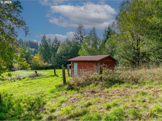 53874 FISHTRAP Rd, Myrtle Point, OR 97458
