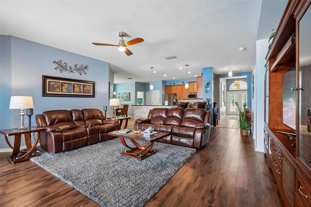 809 SEMINOLE SKY DRIVE, Ruskin, FL 33570