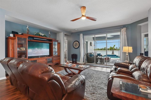 809 SEMINOLE SKY DRIVE, Ruskin, FL 33570
