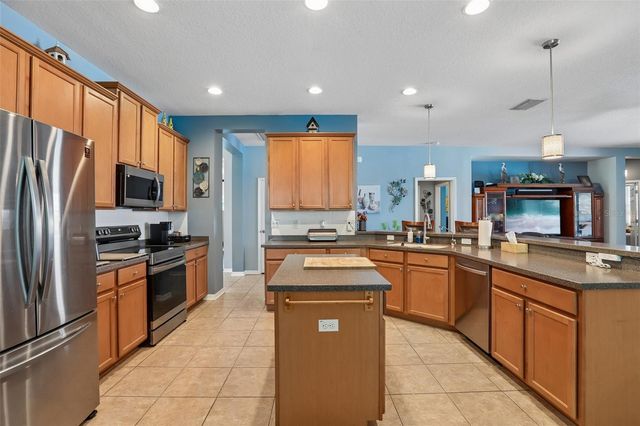 809 SEMINOLE SKY DRIVE, Ruskin, FL 33570