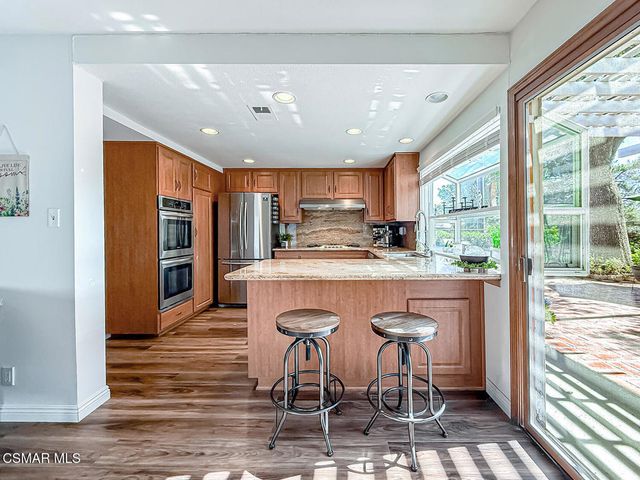 393 Larcom Street, Thousand Oaks, CA 91360