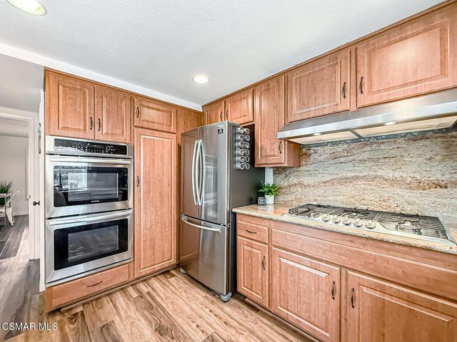393 Larcom Street, Thousand Oaks, CA 91360