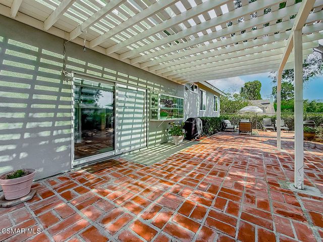 393 Larcom Street, Thousand Oaks, CA 91360