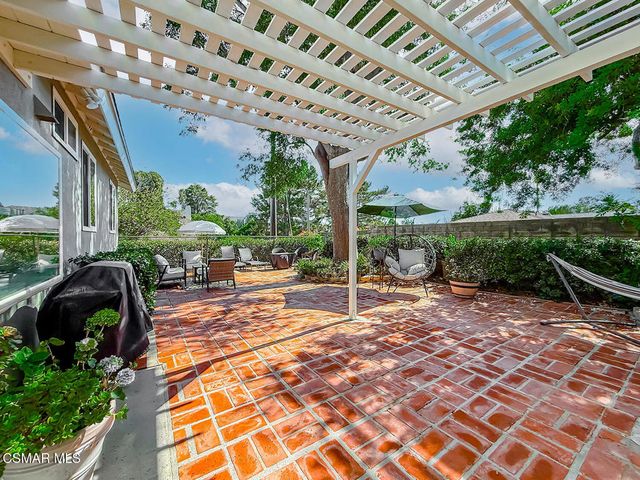 393 Larcom Street, Thousand Oaks, CA 91360
