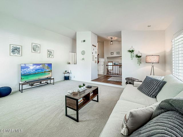 393 Larcom Street, Thousand Oaks, CA 91360