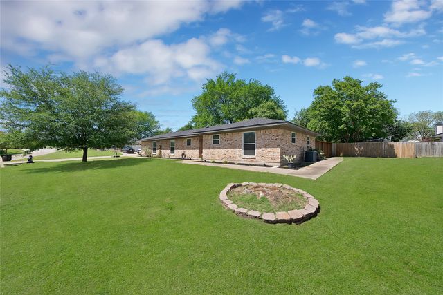 103 Willow Lake Lane, Crandall, TX 75114