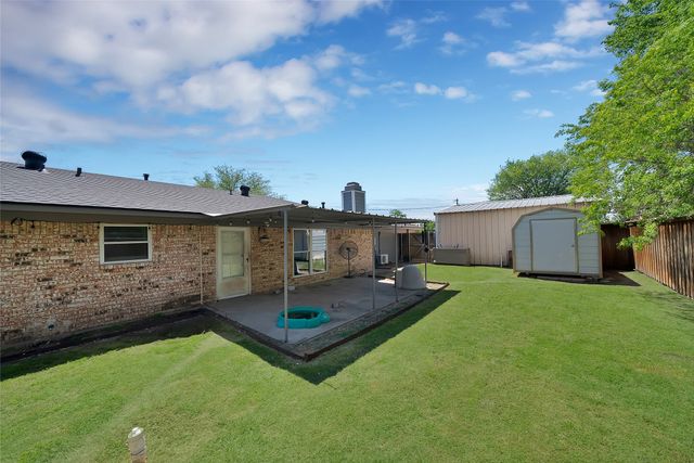 103 Willow Lake Lane, Crandall, TX 75114