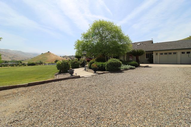 31417 Dahlem Drive, Exeter, CA 93221