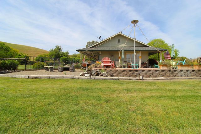 31417 Dahlem Drive, Exeter, CA 93221