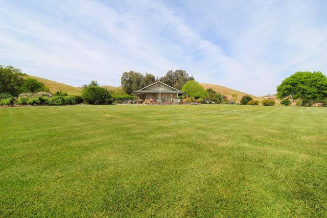 31417 Dahlem Drive, Exeter, CA 93221