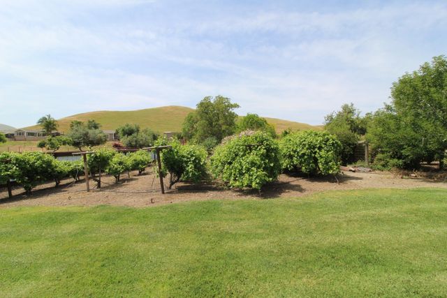 31417 Dahlem Drive, Exeter, CA 93221