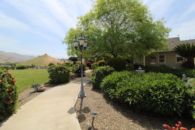 31417 Dahlem Drive, Exeter, CA 93221