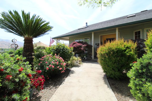 31417 Dahlem Drive, Exeter, CA 93221