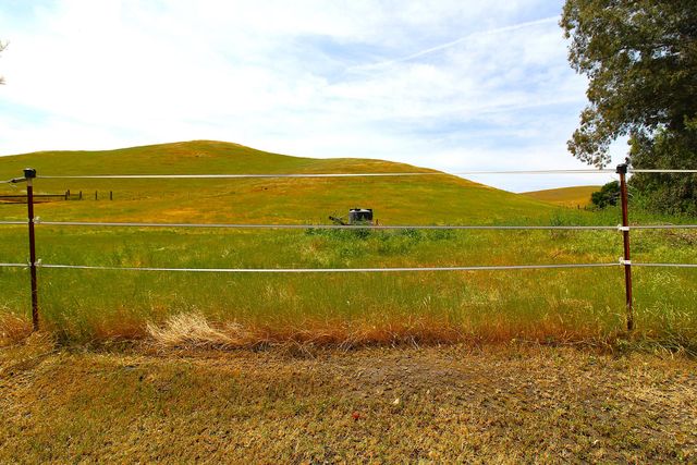 31417 Dahlem Drive, Exeter, CA 93221