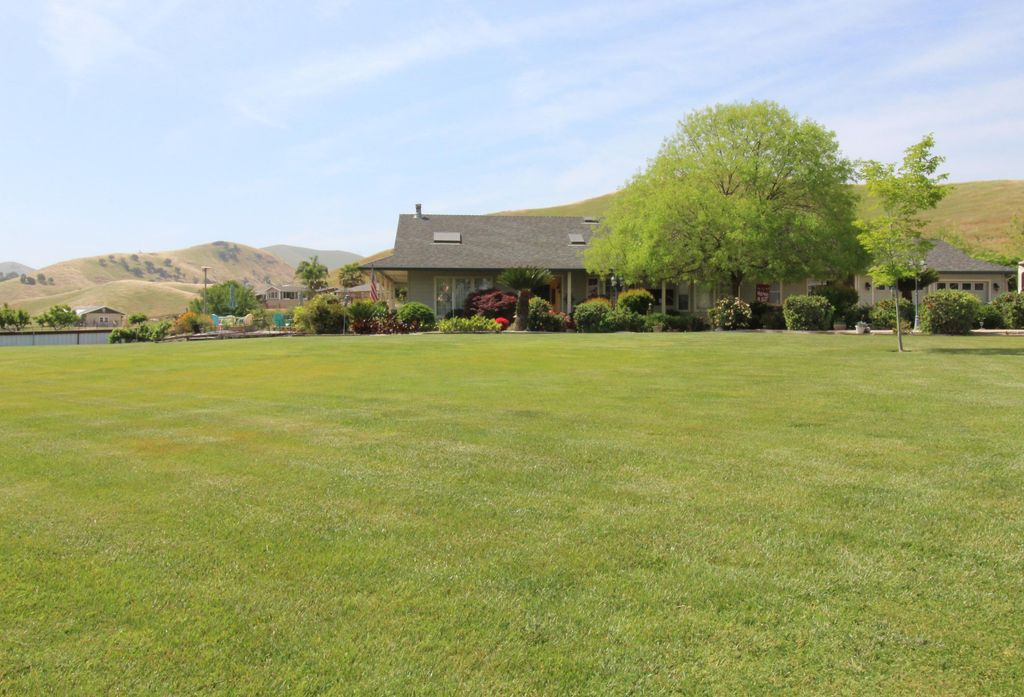 31417 Dahlem Drive, Exeter, CA 93221