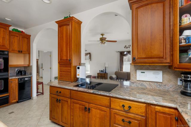 475 Canyon Rim, El Cajon, CA 92021