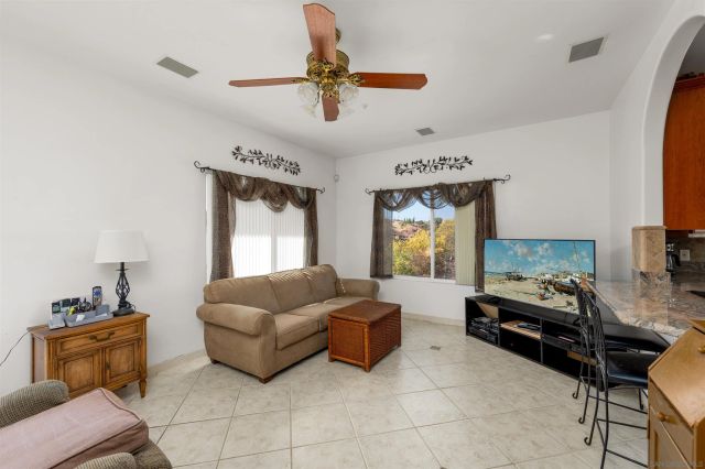 475 Canyon Rim, El Cajon, CA 92021