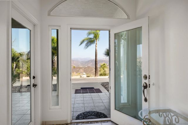 475 Canyon Rim, El Cajon, CA 92021
