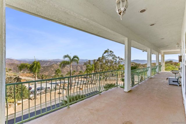 475 Canyon Rim, El Cajon, CA 92021