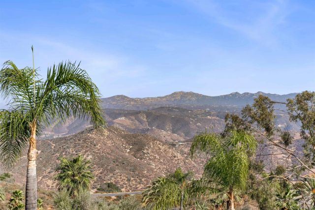 475 Canyon Rim, El Cajon, CA 92021