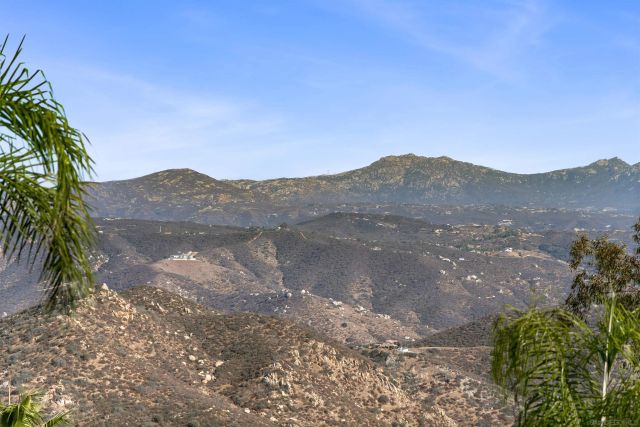 475 Canyon Rim, El Cajon, CA 92021