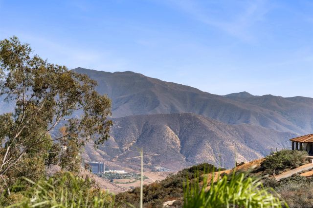 475 Canyon Rim, El Cajon, CA 92021