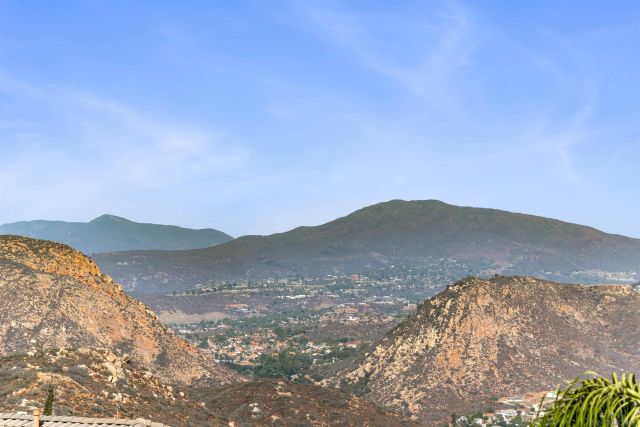 475 Canyon Rim, El Cajon, CA 92021